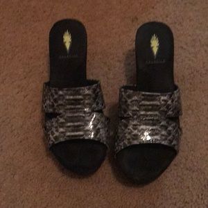 Volatile serpent wedge